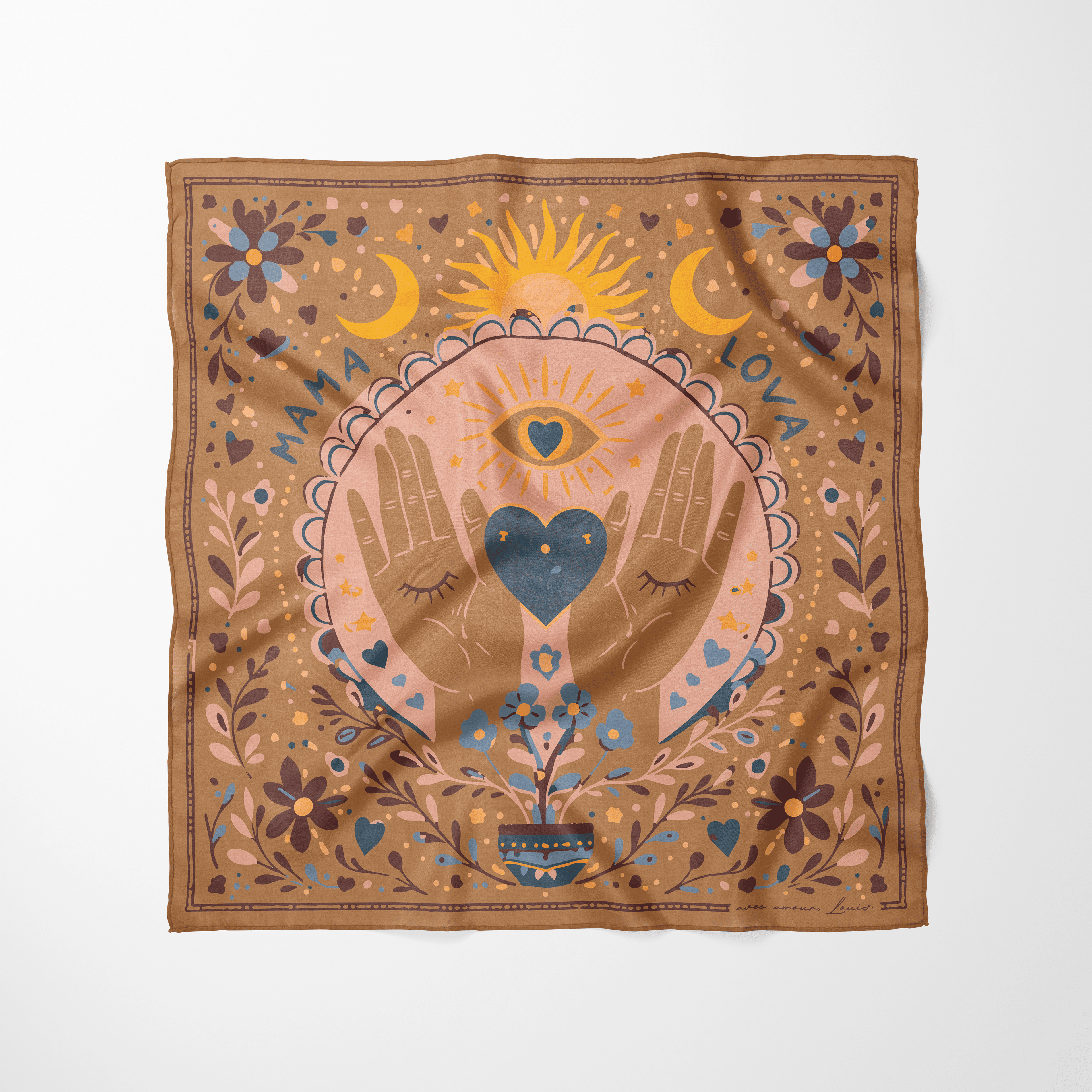 Foulard illustré Mama Lova avec mains formant un cœur, soleil et motifs floraux marron, rose et bleu